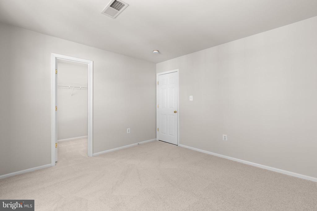 6 GLEN OAK ROAD