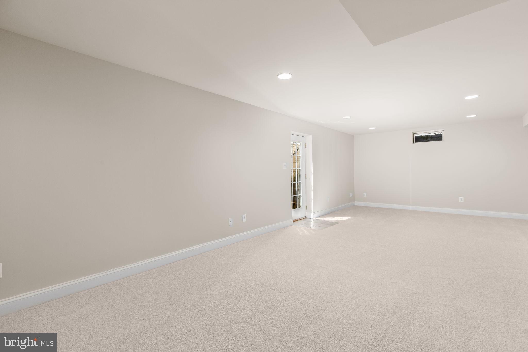 6 GLEN OAK ROAD