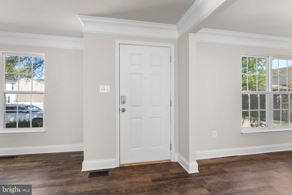 6 GLEN OAK ROAD