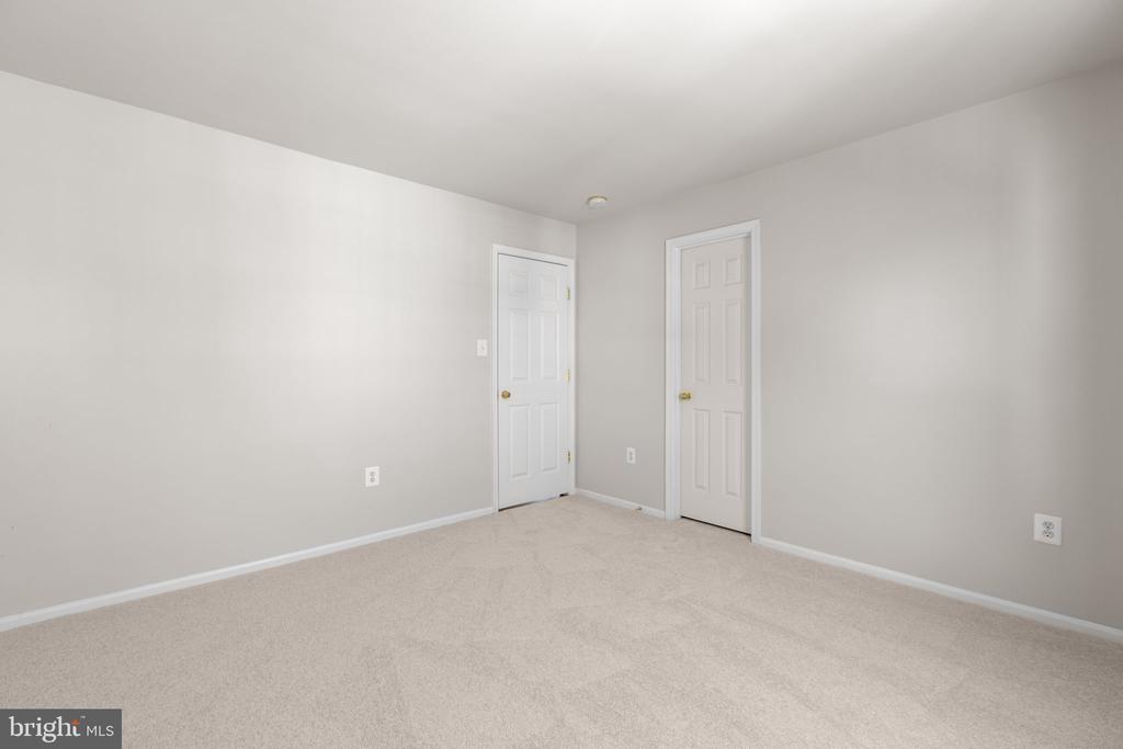 6 GLEN OAK ROAD