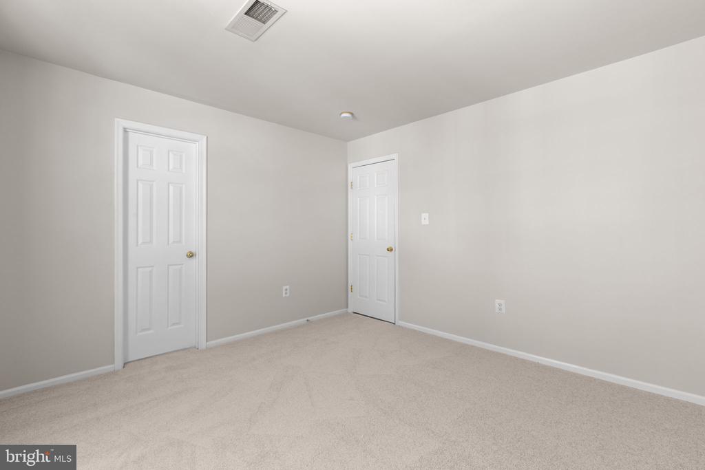 6 GLEN OAK ROAD