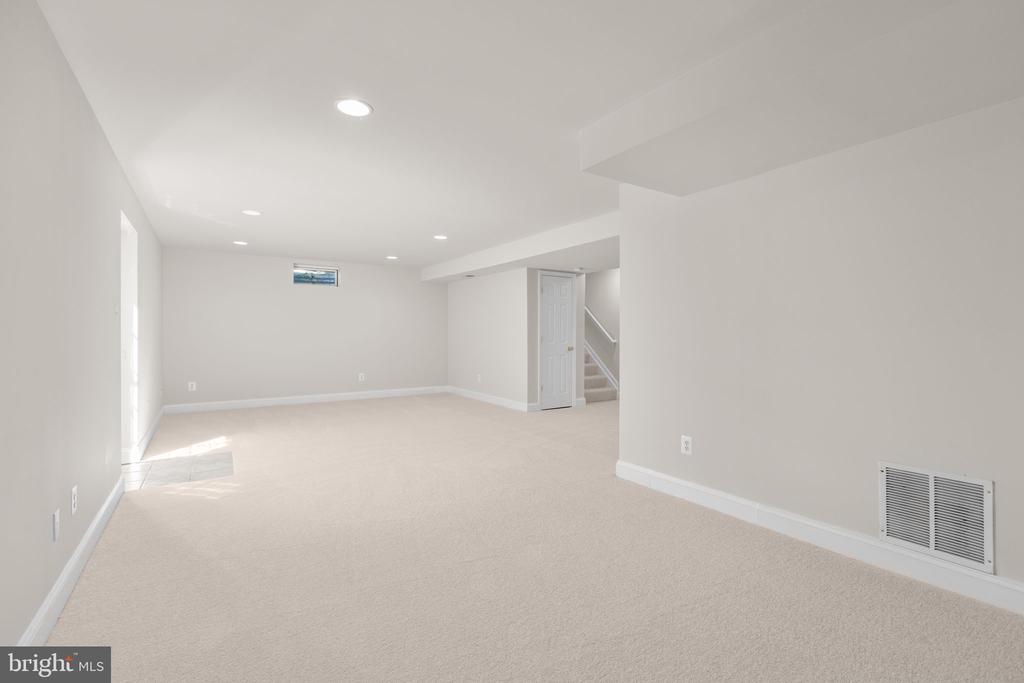 6 GLEN OAK ROAD