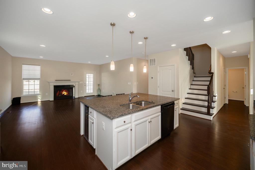 1070 CORIANDER LANE