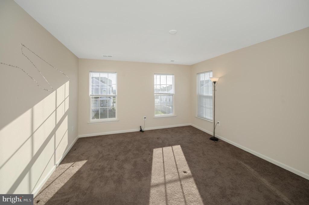 1070 CORIANDER LANE