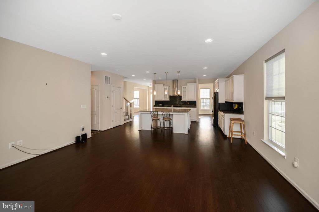1070 CORIANDER LANE