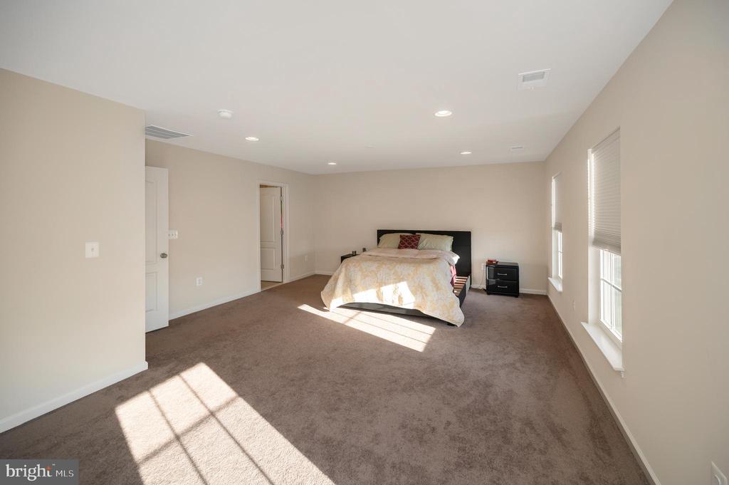 1070 CORIANDER LANE