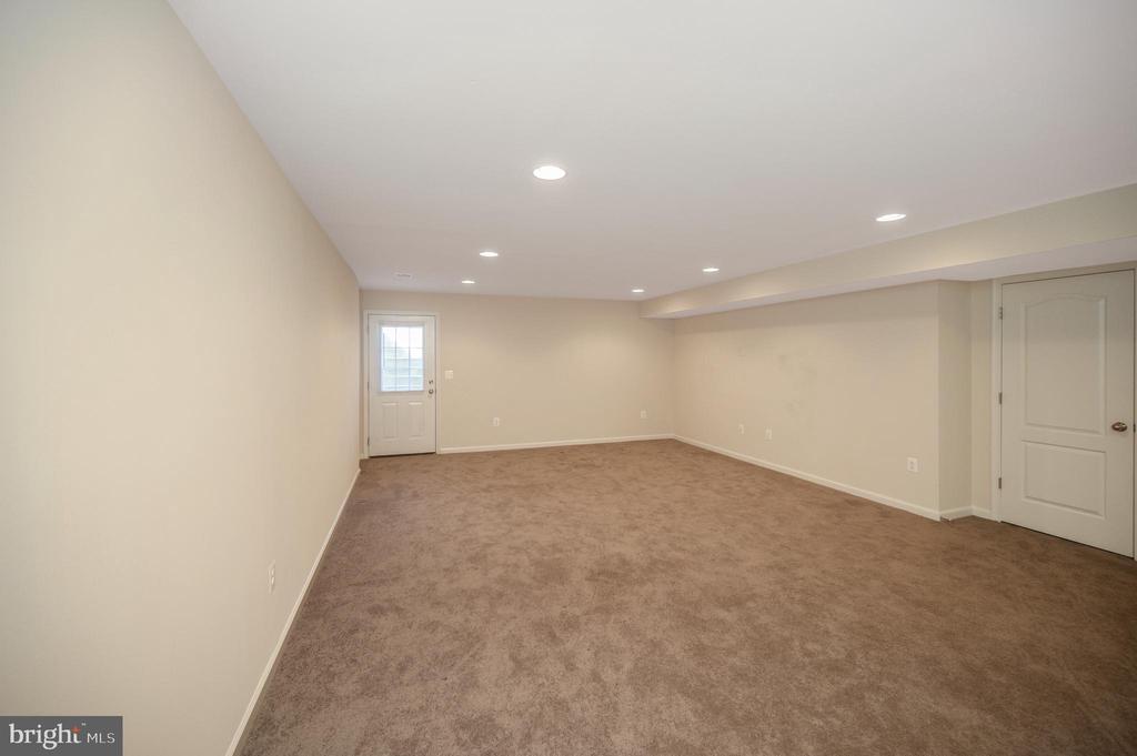 1070 CORIANDER LANE