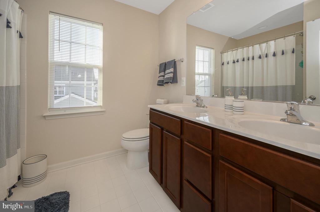 1070 CORIANDER LANE