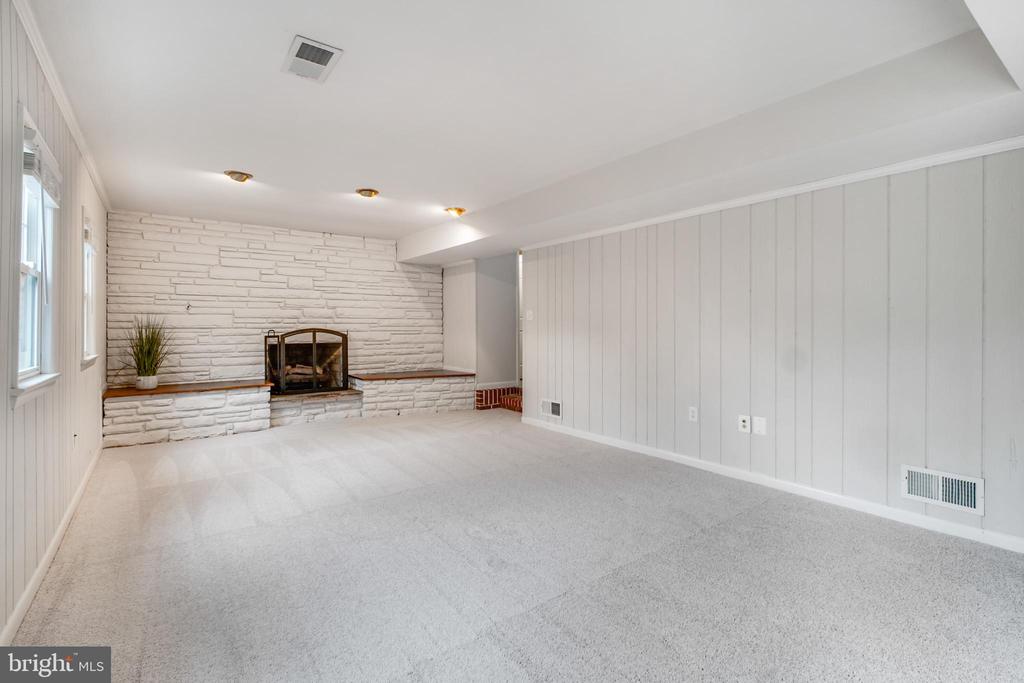 1035 AQUIA DRIVE