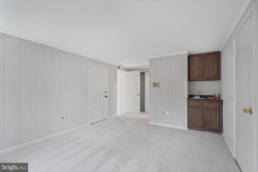 1035 AQUIA DRIVE