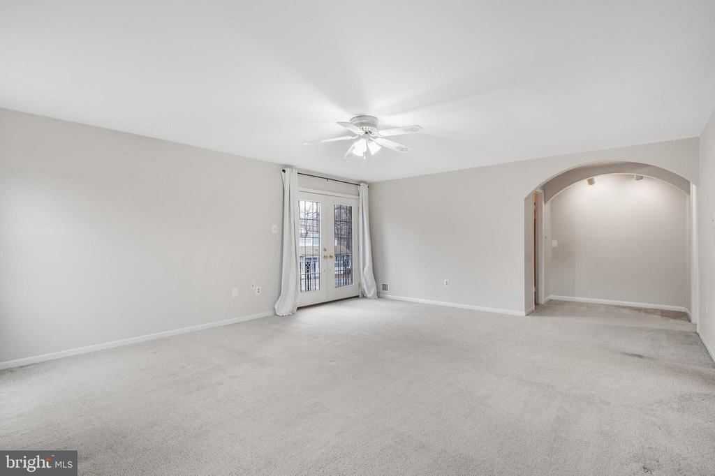 1035 AQUIA DRIVE