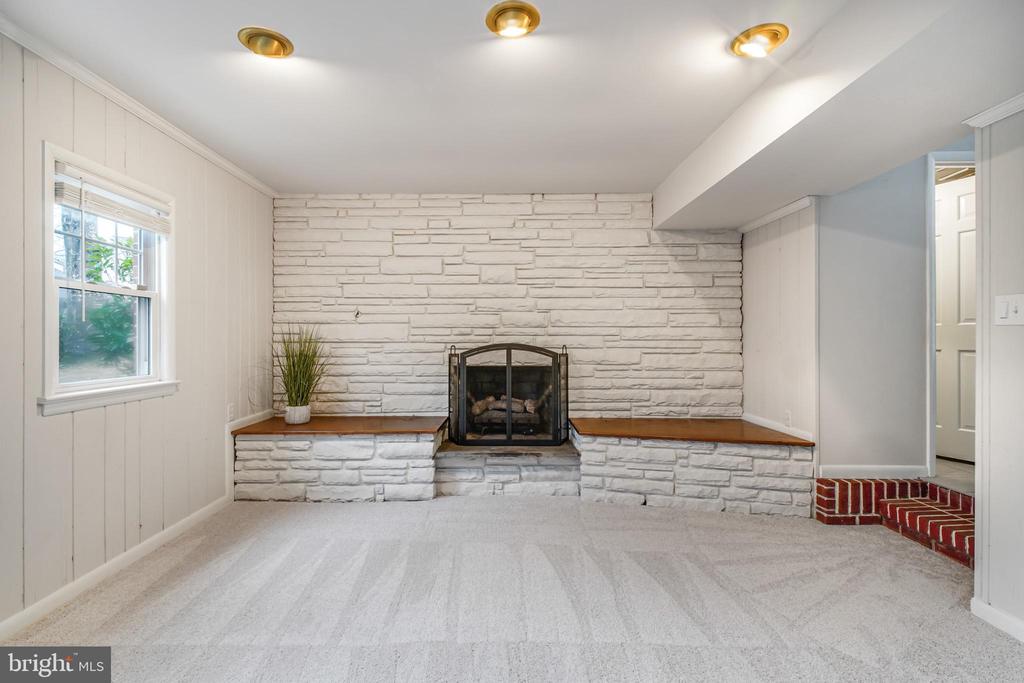 1035 AQUIA DRIVE