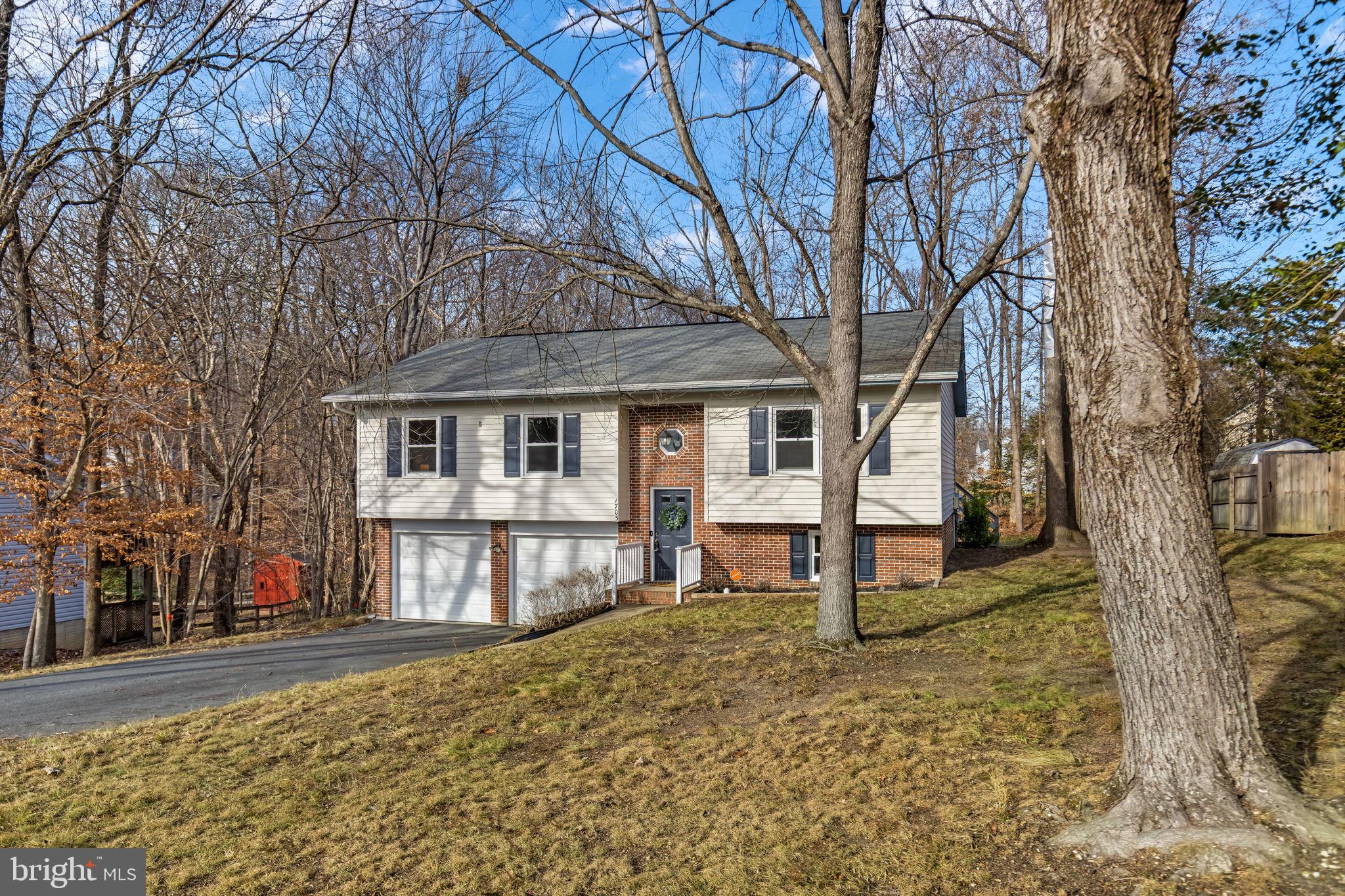 1703 SHERWOOD DR