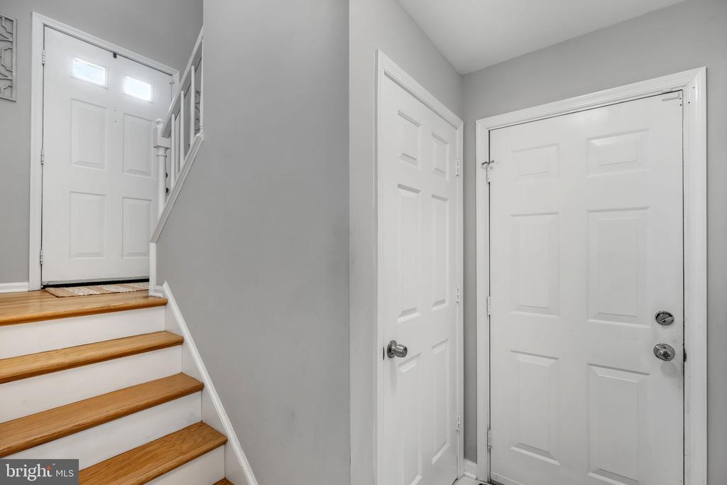 1703 SHERWOOD DR