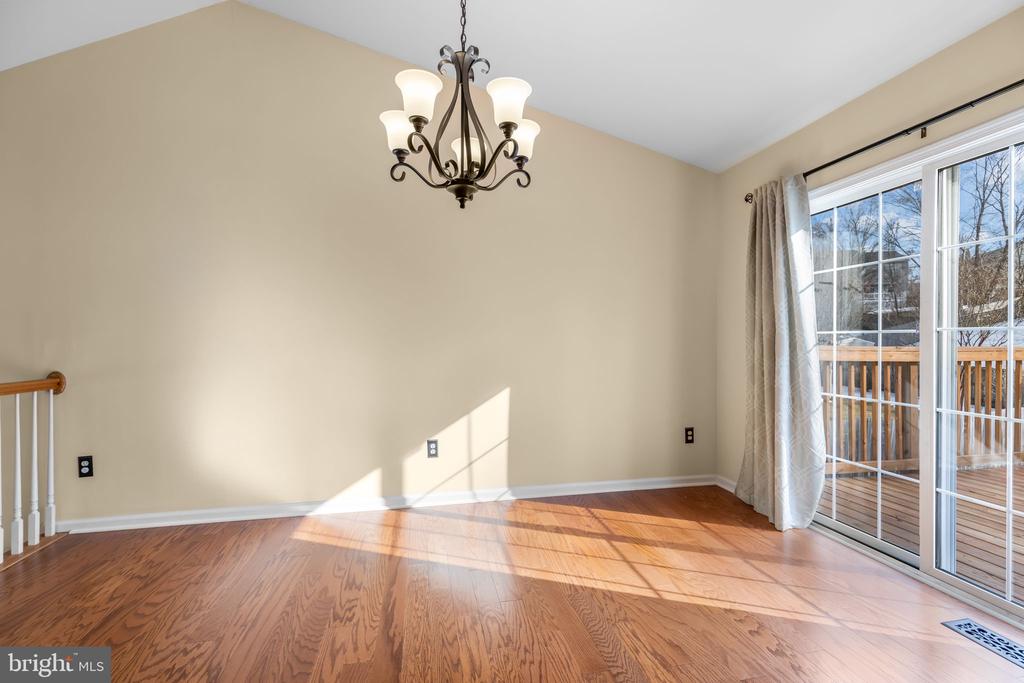 4 TAMERLANE DRIVE
