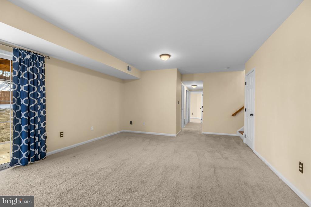 4 TAMERLANE DRIVE