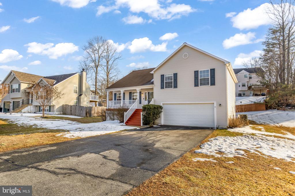 4 TAMERLANE DRIVE
