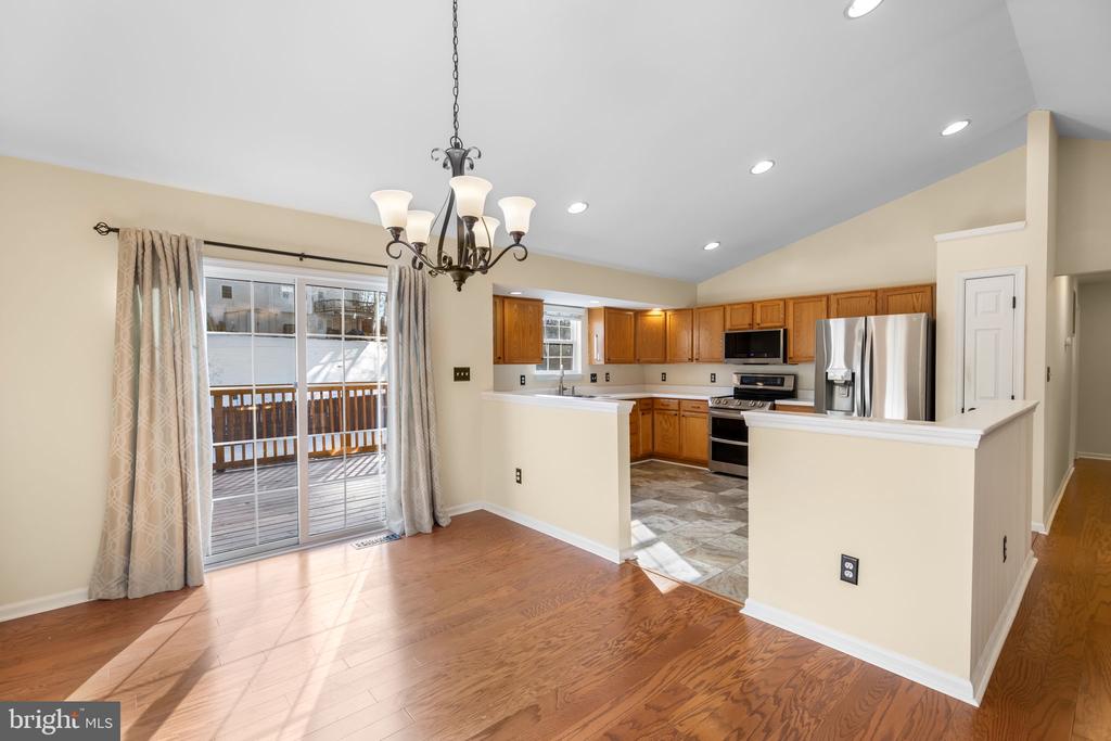 4 TAMERLANE DRIVE