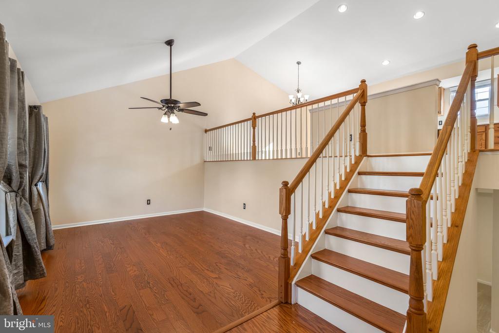 4 TAMERLANE DRIVE