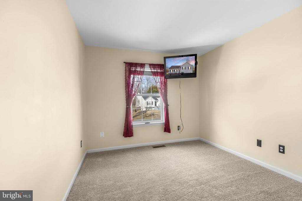 4 TAMERLANE DRIVE