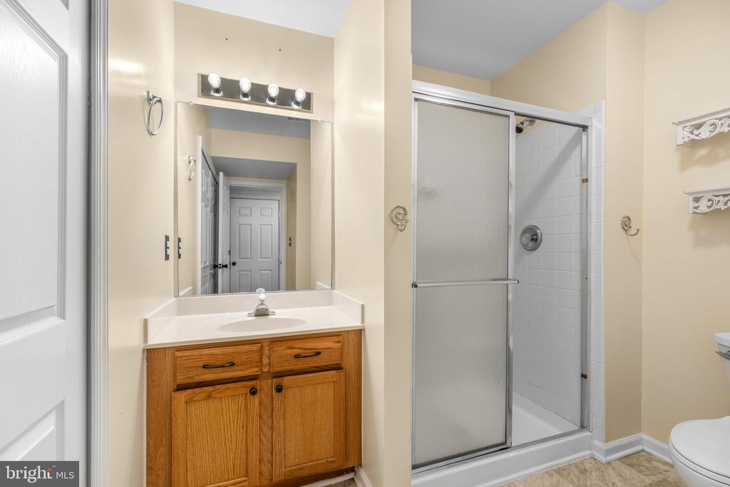 4 TAMERLANE DRIVE