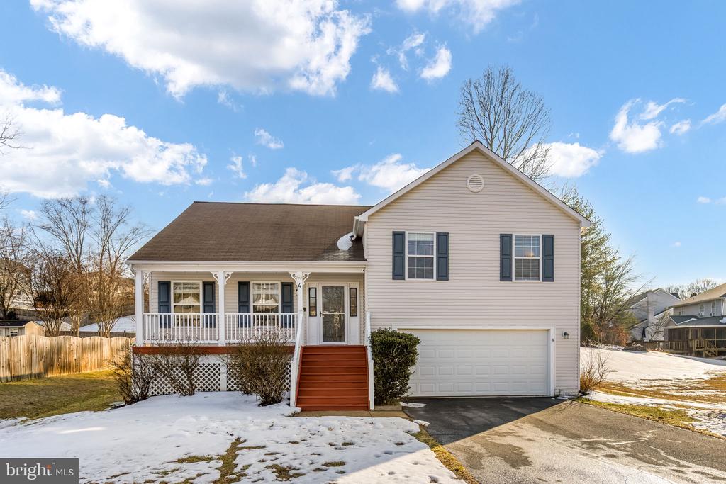 4 TAMERLANE DRIVE