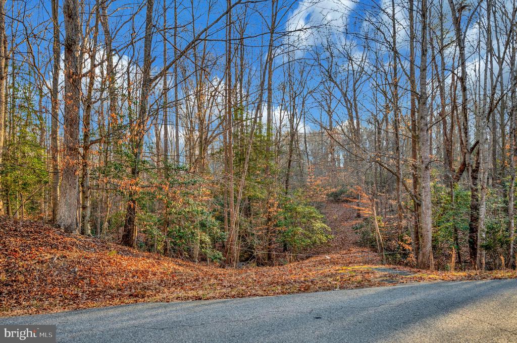 93 DENT ROAD