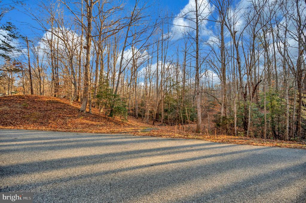 93 DENT ROAD