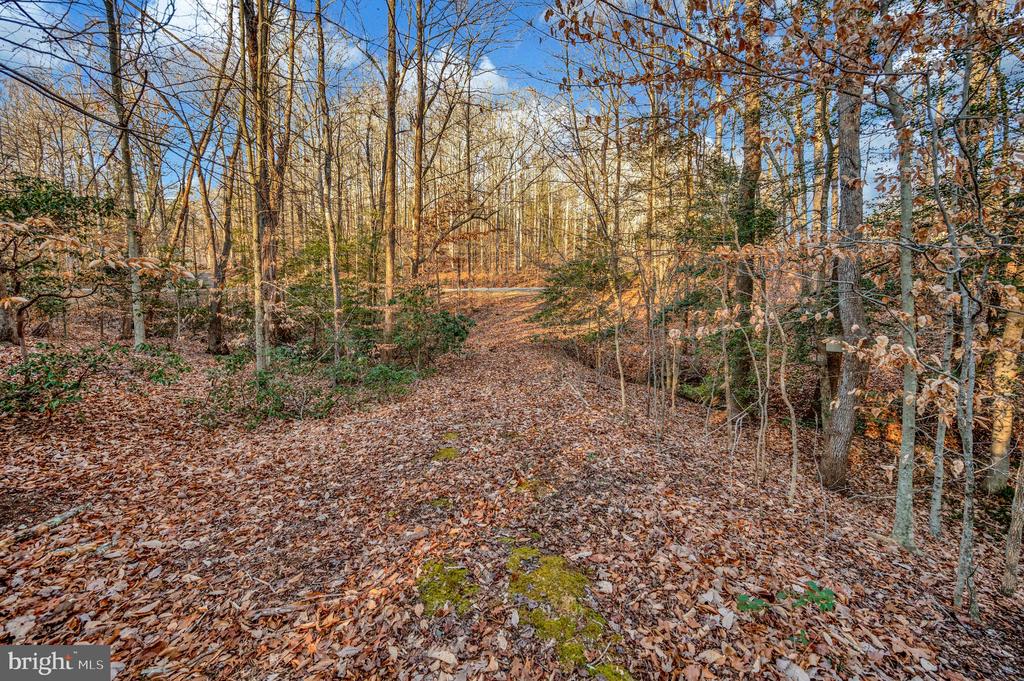 93 DENT ROAD