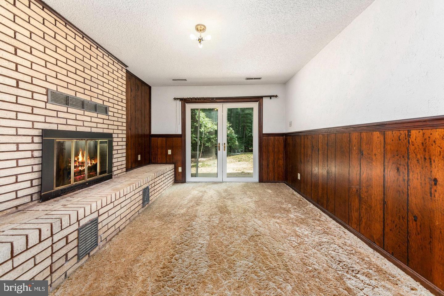 211 SLEEPY HOLLOW TRAIL