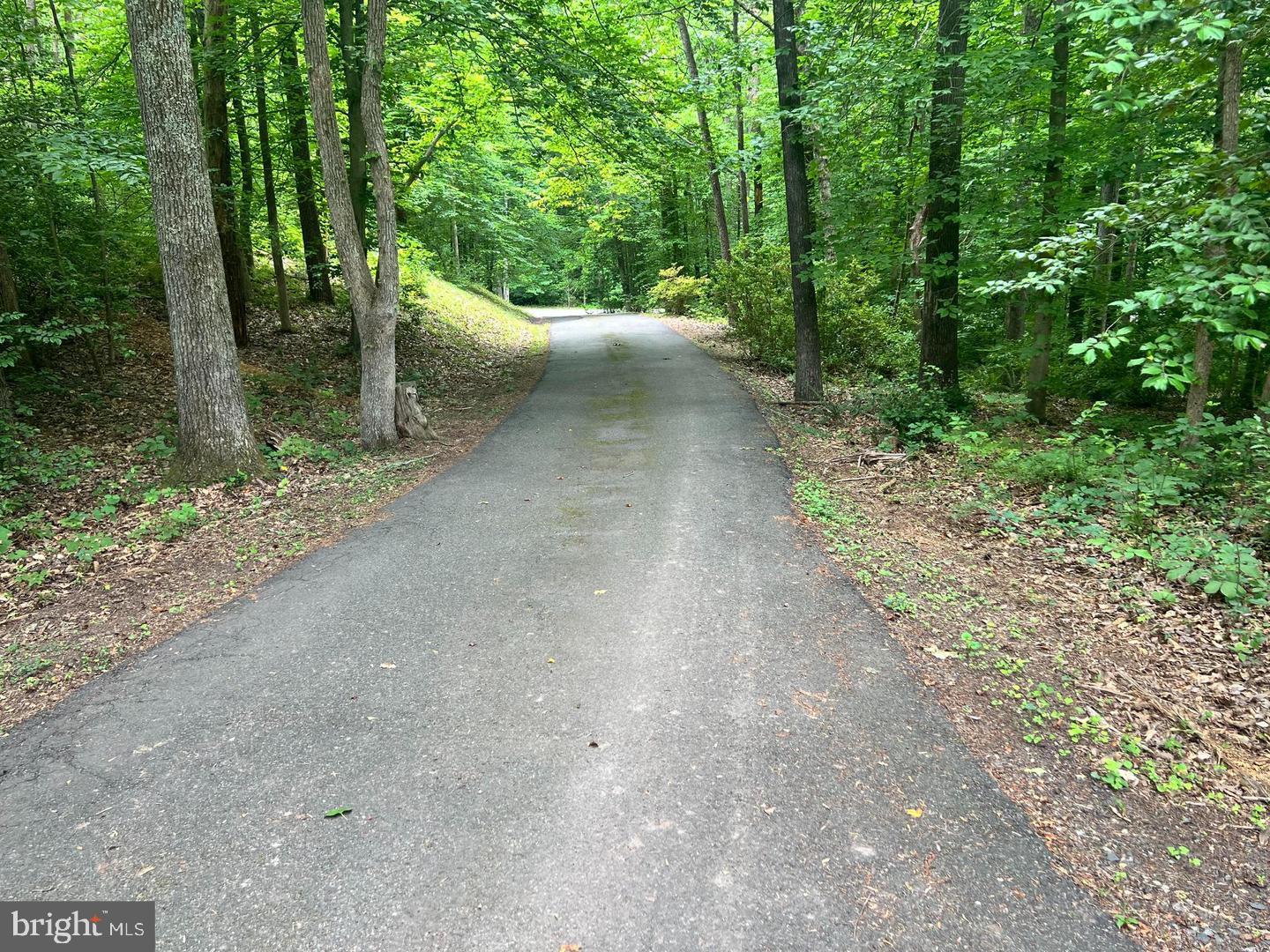 211 SLEEPY HOLLOW TRAIL