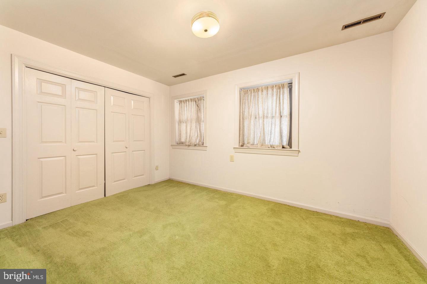 211 SLEEPY HOLLOW TRAIL