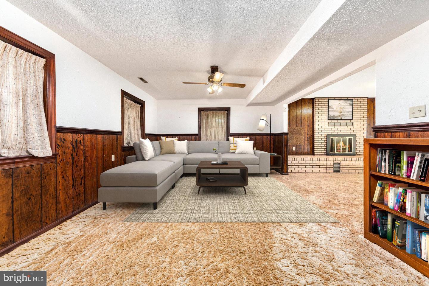 211 SLEEPY HOLLOW TRAIL