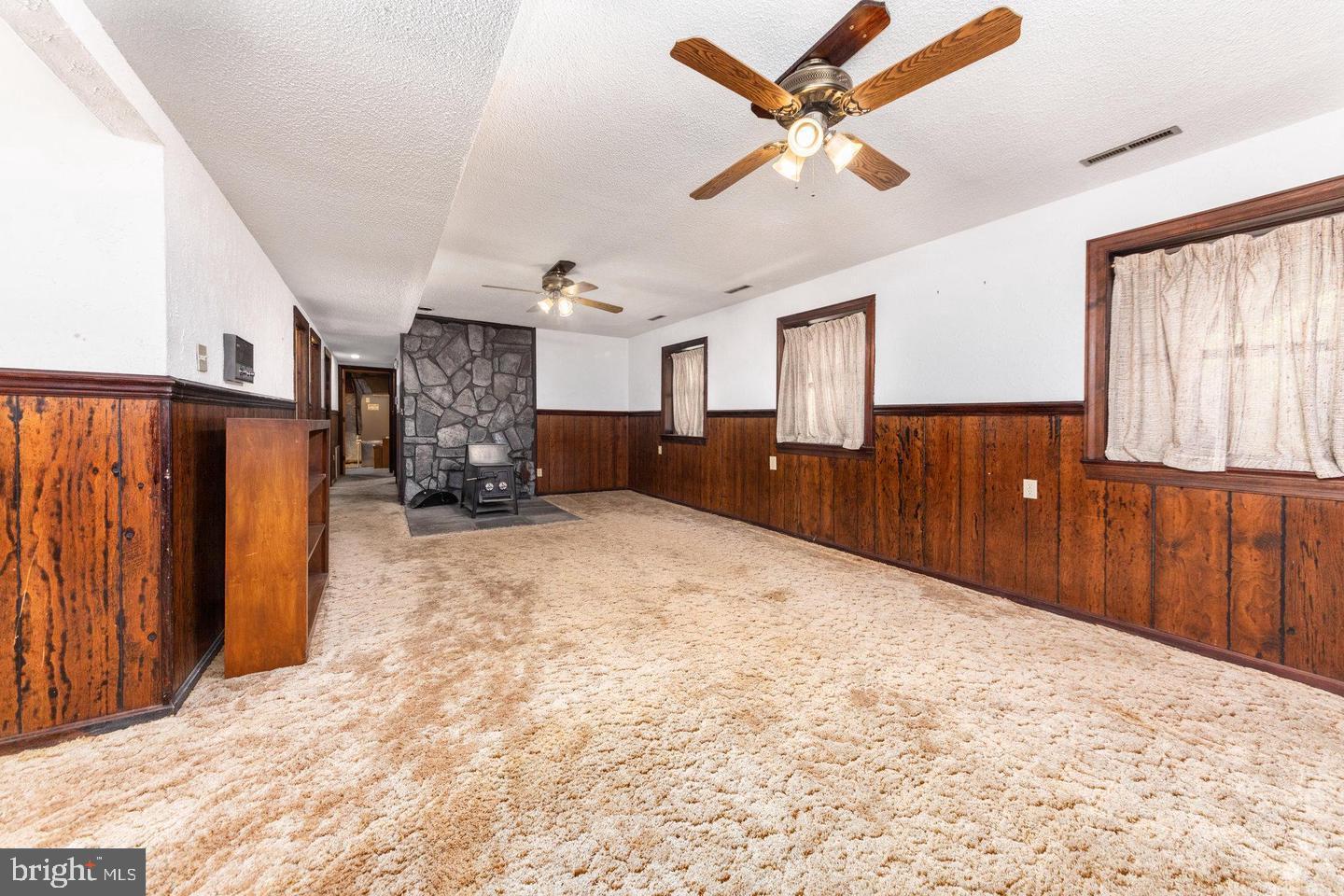 211 SLEEPY HOLLOW TRAIL