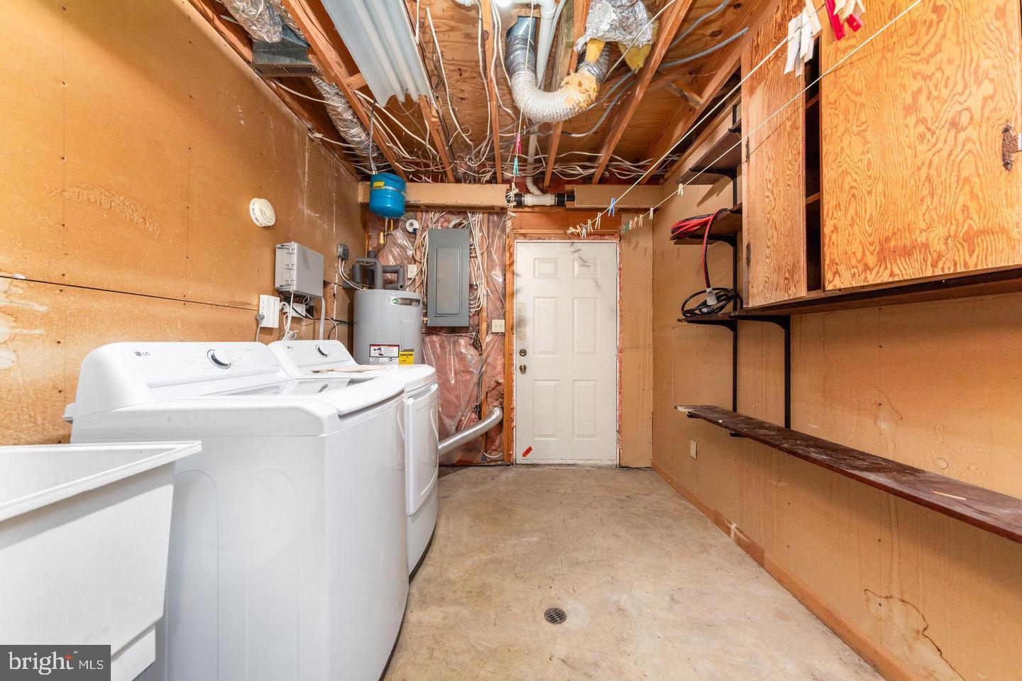 211 SLEEPY HOLLOW TRAIL