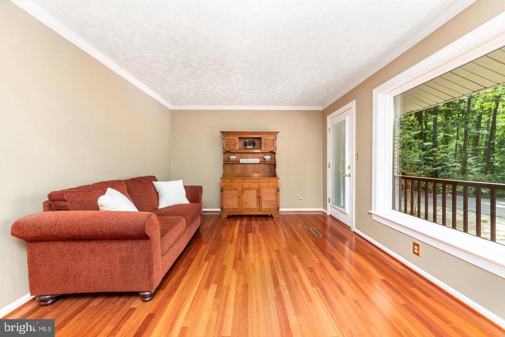 211 SLEEPY HOLLOW TRAIL