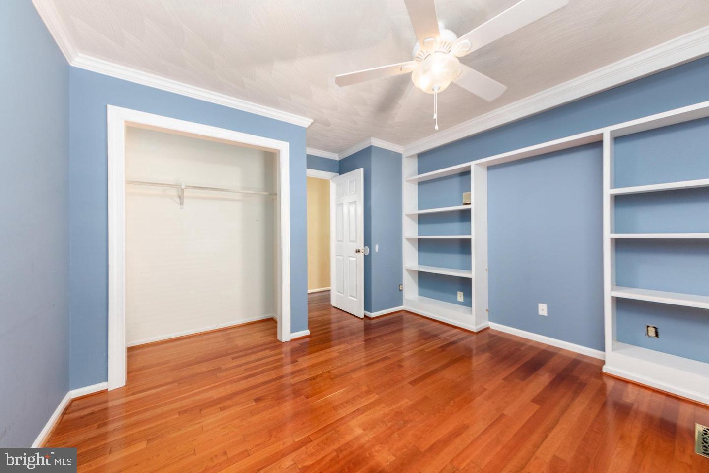 211 SLEEPY HOLLOW TRAIL