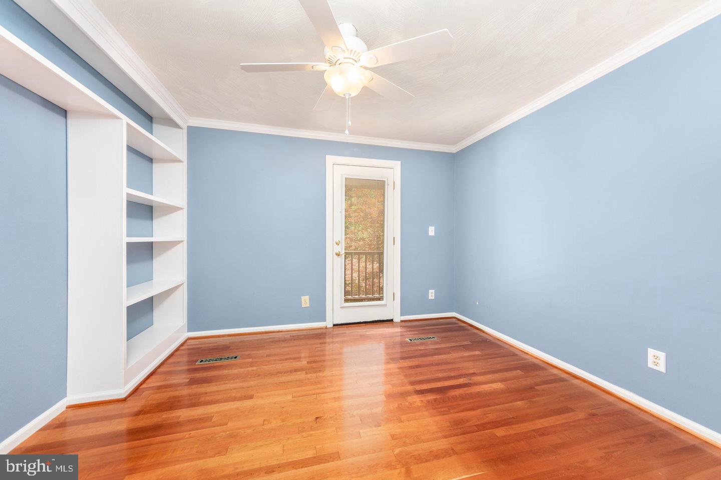 211 SLEEPY HOLLOW TRAIL