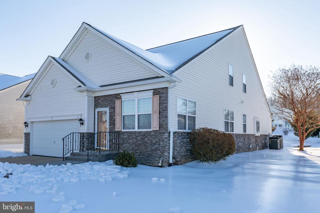 3 CHANTILLY PLACE