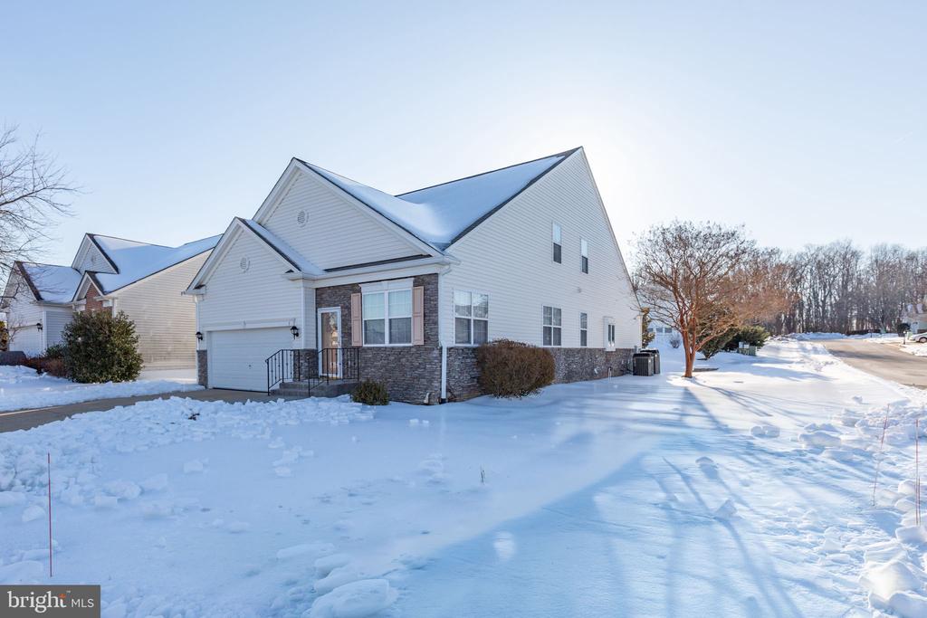 3 CHANTILLY PLACE