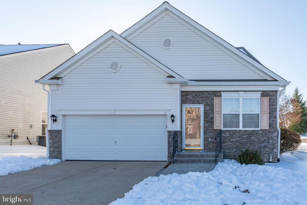 3 CHANTILLY PLACE