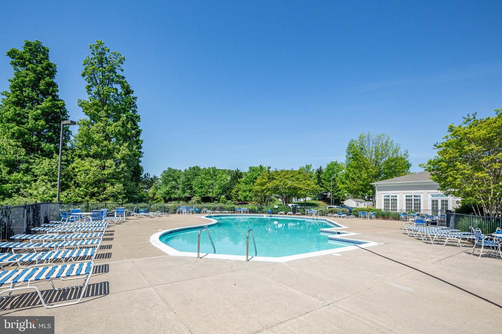 3 CHANTILLY PLACE