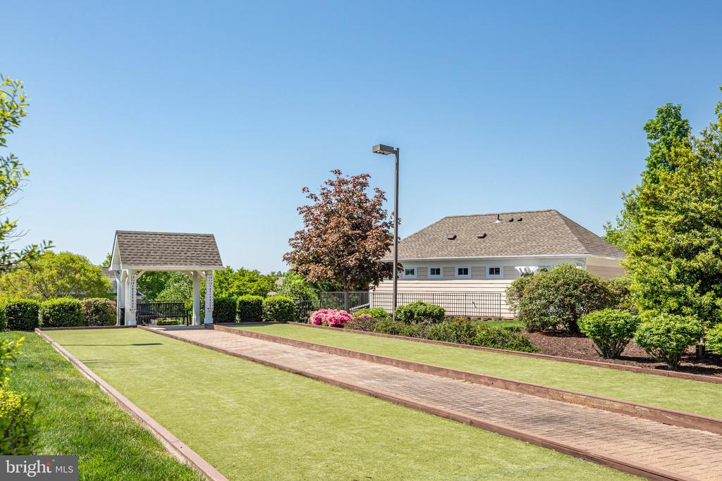 3 CHANTILLY PLACE