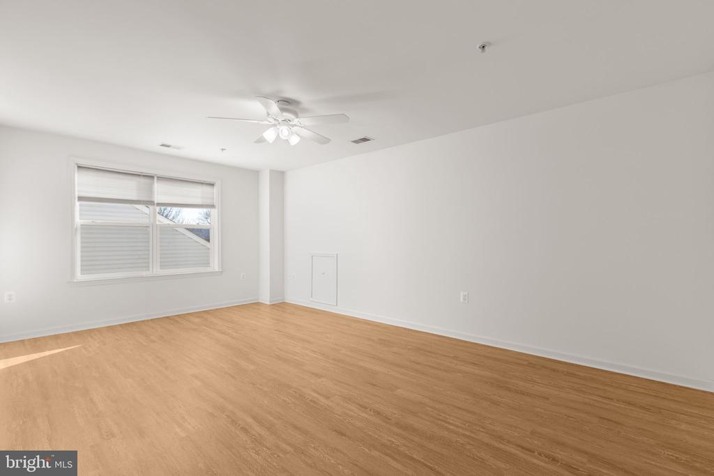 3 CHANTILLY PLACE
