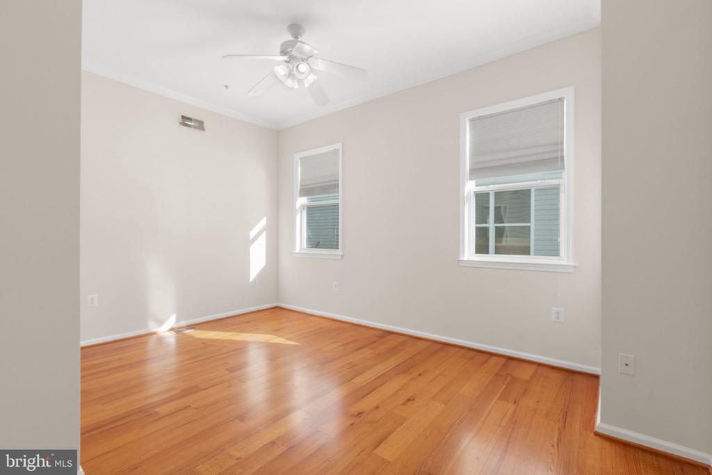 3 CHANTILLY PLACE