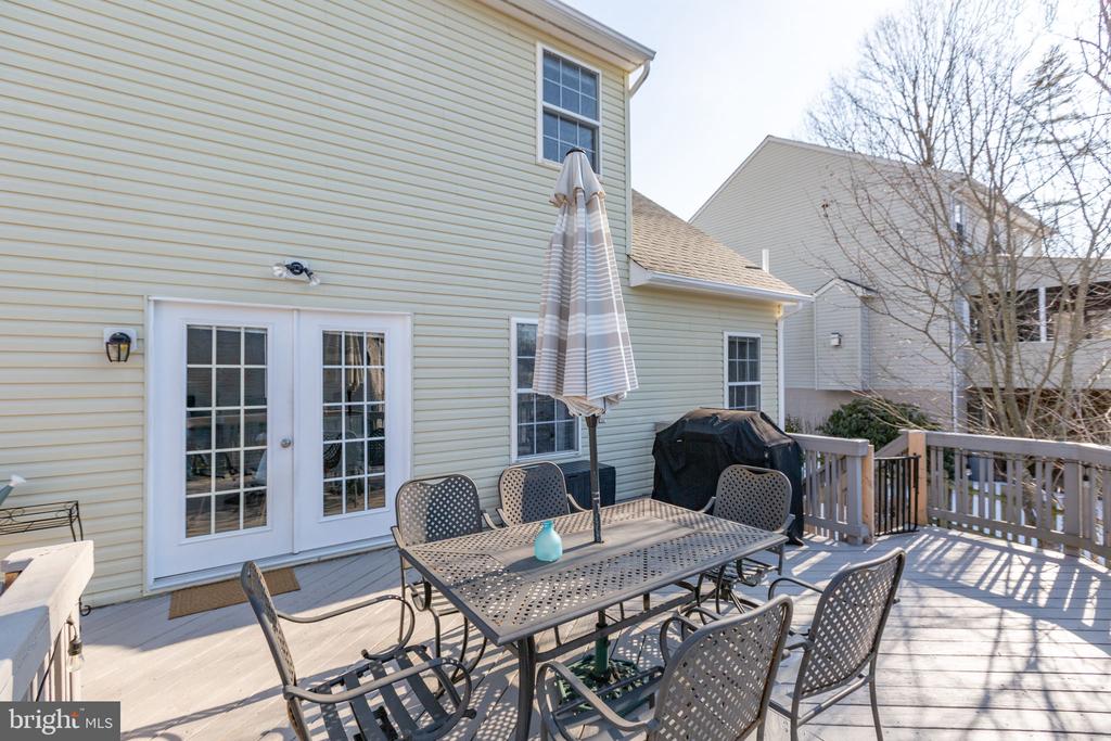 6 SUNSTONE DRIVE