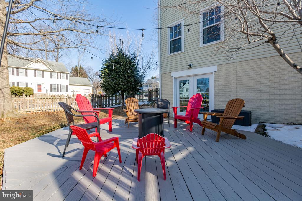 6 SUNSTONE DRIVE