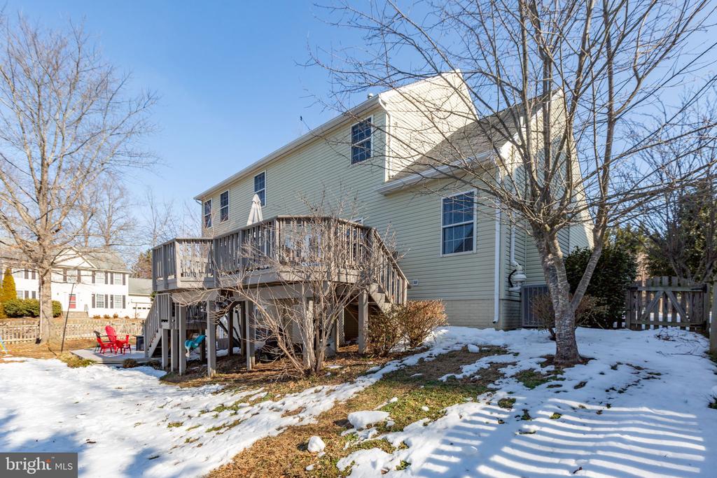 6 SUNSTONE DRIVE