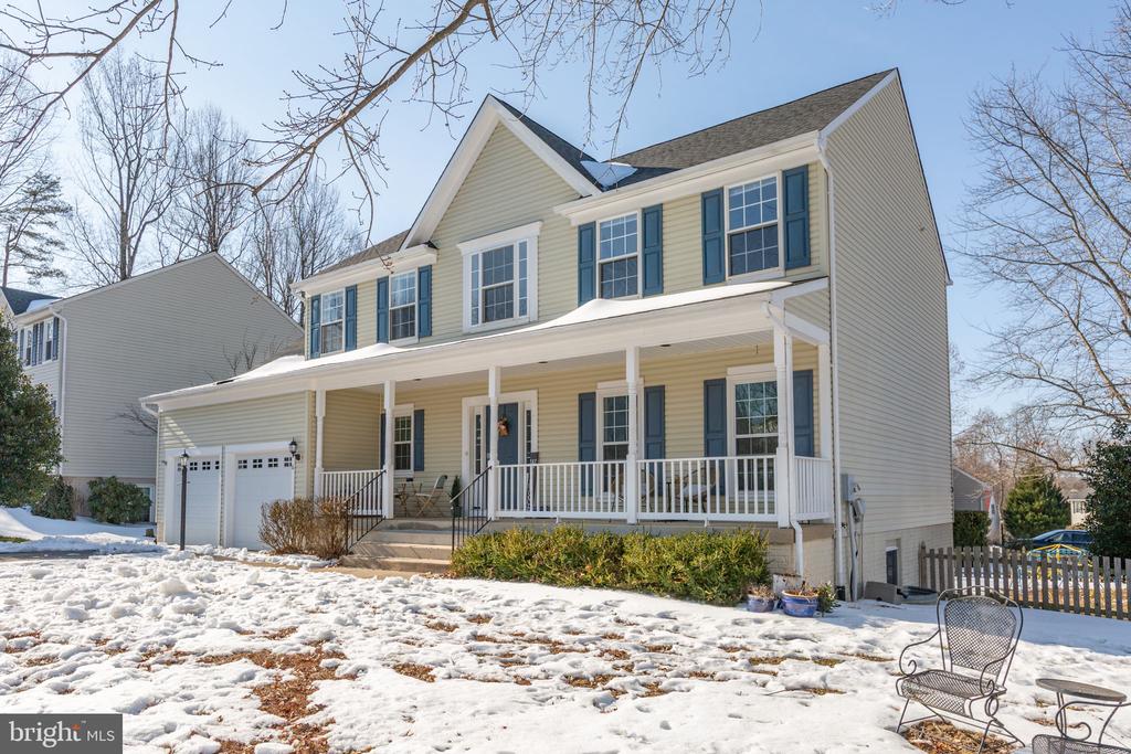 6 SUNSTONE DRIVE