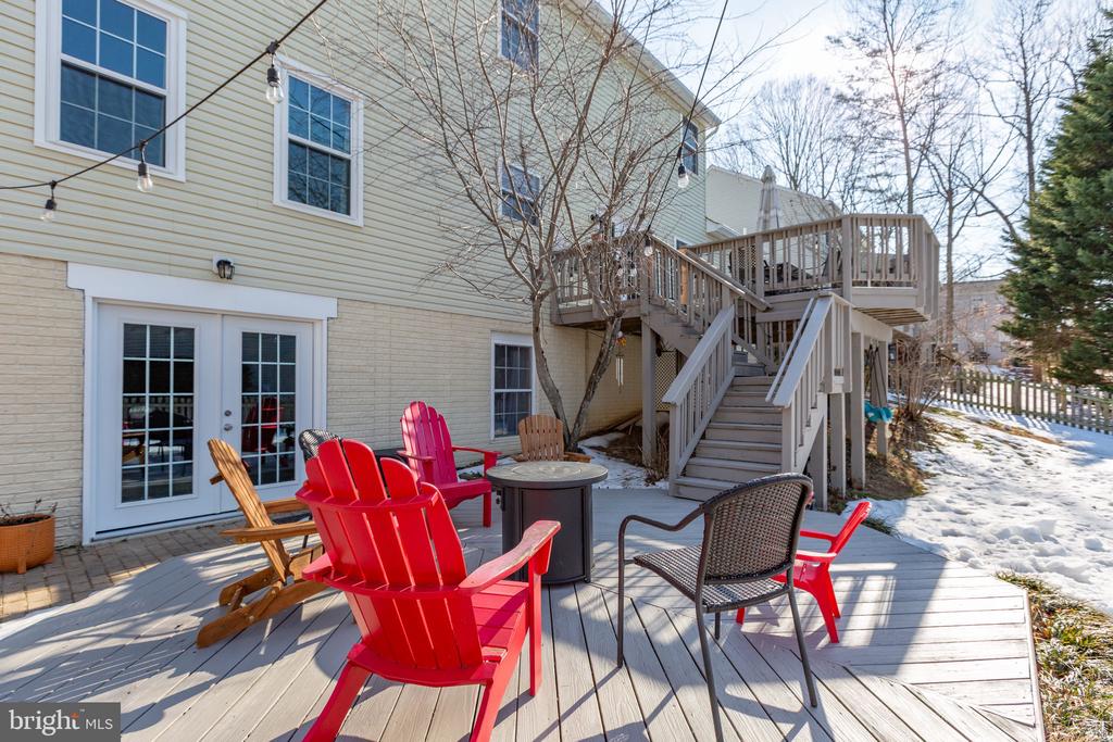 6 SUNSTONE DRIVE